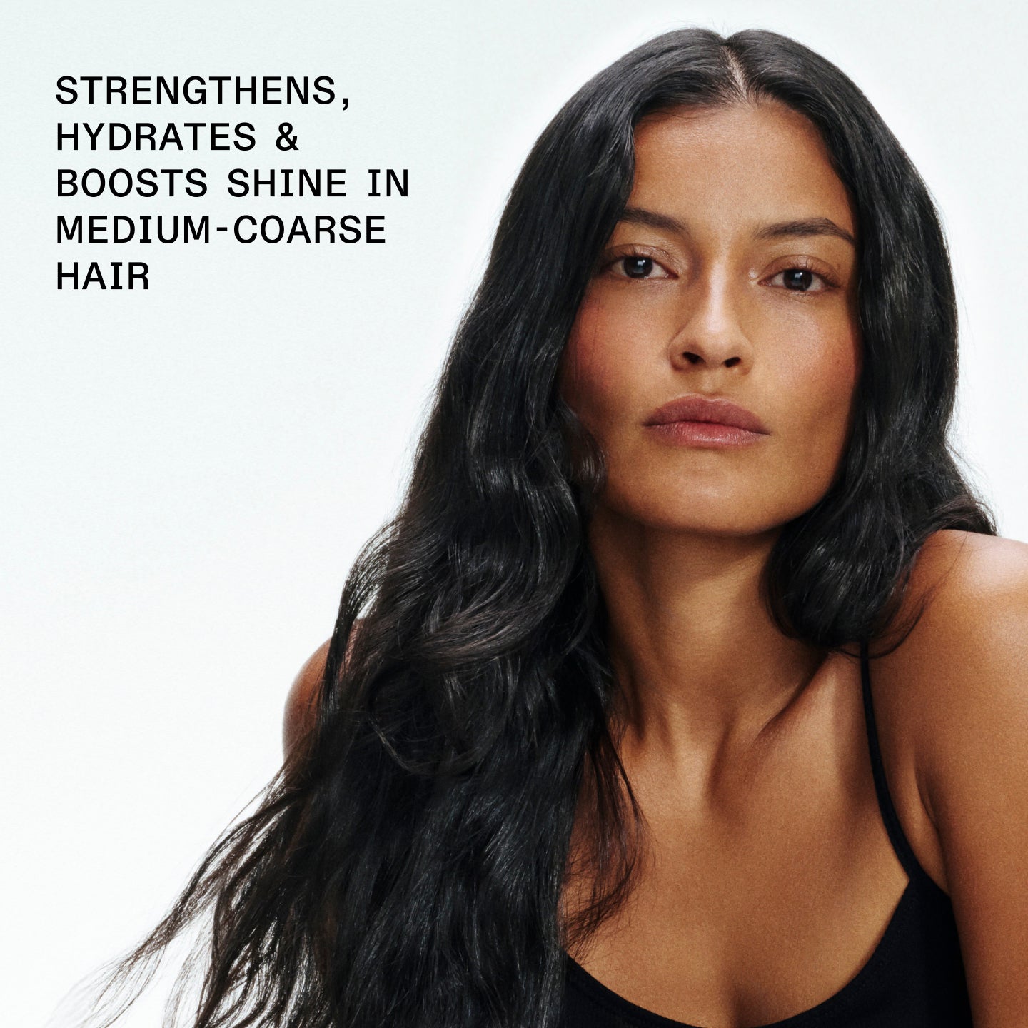 FORTALECE, HIDRATA Y POTENCIA EL BRILLO DEL CABELLO DE TEXTURA MEDIA A GRUESA
